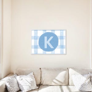 Arte de pared con monograma de cuadros azules personalizado/Impresión digital de letras/Decoración para habitación de bebé o niño