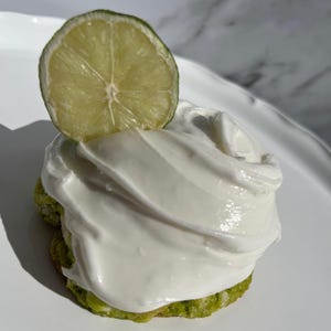 Najlepszy przepis na lukier do ciasta Key Lime | Pikantny, kremowy, błyszczący | Lukier w stylu piekarniczym | Idealny do ciasteczek, ciast, placków | Natychmiastowe pobranie pliku PDF