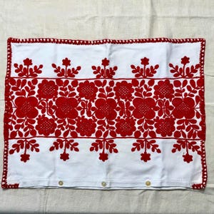 Vintage Hand Embroidered Folk Art Pillow Cover: Transylvania Kalotaszeg Design