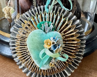 Handmade Sacré Coeur Sacred Heart Ex Voto Ornament I Silk Velvet Heart  Gilded Rosettes