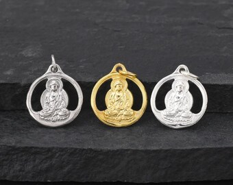 Colgante artesanal de Buda meditando en plata de ley (554-AF)