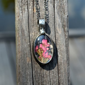 Oval Scottish Heather Pendant, Pink Pressed Flower Necklace, Hand Made In USA by Louisiana Artisans at Bayou Glass Arts Studio. Best gift for Mom, Wife, Girlfriend, Heather, Birthday Anniversary Christmas Valentines Day St Patricks Day