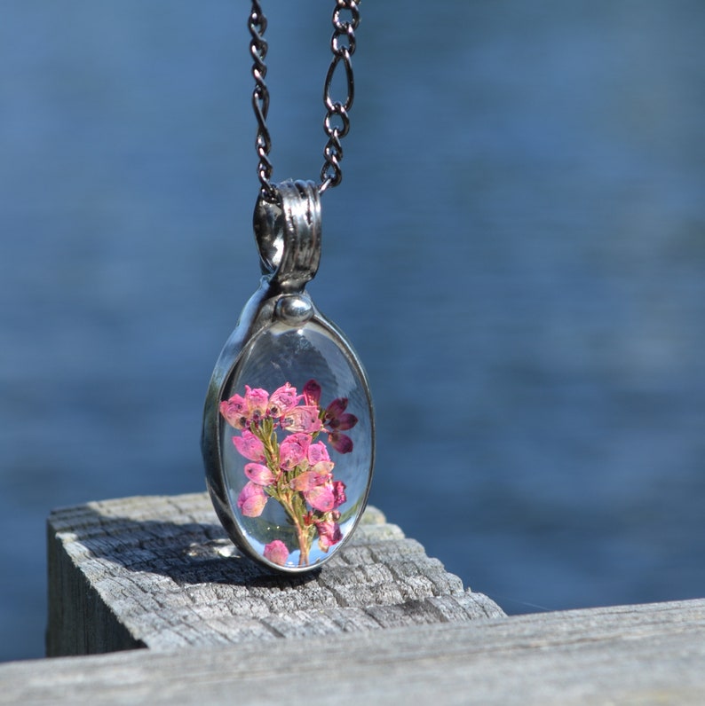 Oval Scottish Heather Pendant, Pink Pressed Flower Necklace, Hand Made In USA by Louisiana Artisans at Bayou Glass Arts Studio. Best gift for Mom, Wife, Girlfriend, Heather, Birthday Anniversary Christmas Valentines Day St Patricks Day