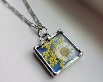 Stained Glass Pendant Necklace for Women, Real Pressed Flower Jewelry, Blue Handmade Stain Glass Necklace, Boho Chic Gift for Mom, Wife,