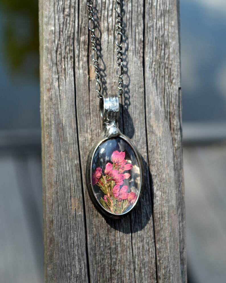 Oval Scottish Heather Pendant, Pink Pressed Flower Necklace, Hand Made In USA by Louisiana Artisans at Bayou Glass Arts Studio. Best gift for Mom, Wife, Girlfriend, Heather, Birthday Anniversary Christmas Valentines Day St Patricks Day