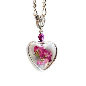 Real Pressed Flower Necklace, Scottish Heather Heart Charm, Pink Wildflower Pendant, Terrarium Jewelry for Women, Birthday Gift for Heather