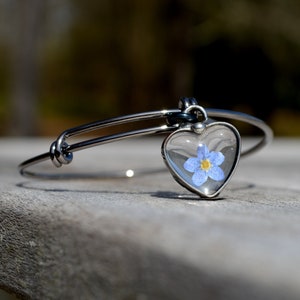Bracelet with Heart, Adjustable Bangle, Pressed Flower Charm, Forget Me Not in Glass Heart, Stretch Blue Heart Bracelet, Bangle for Women,