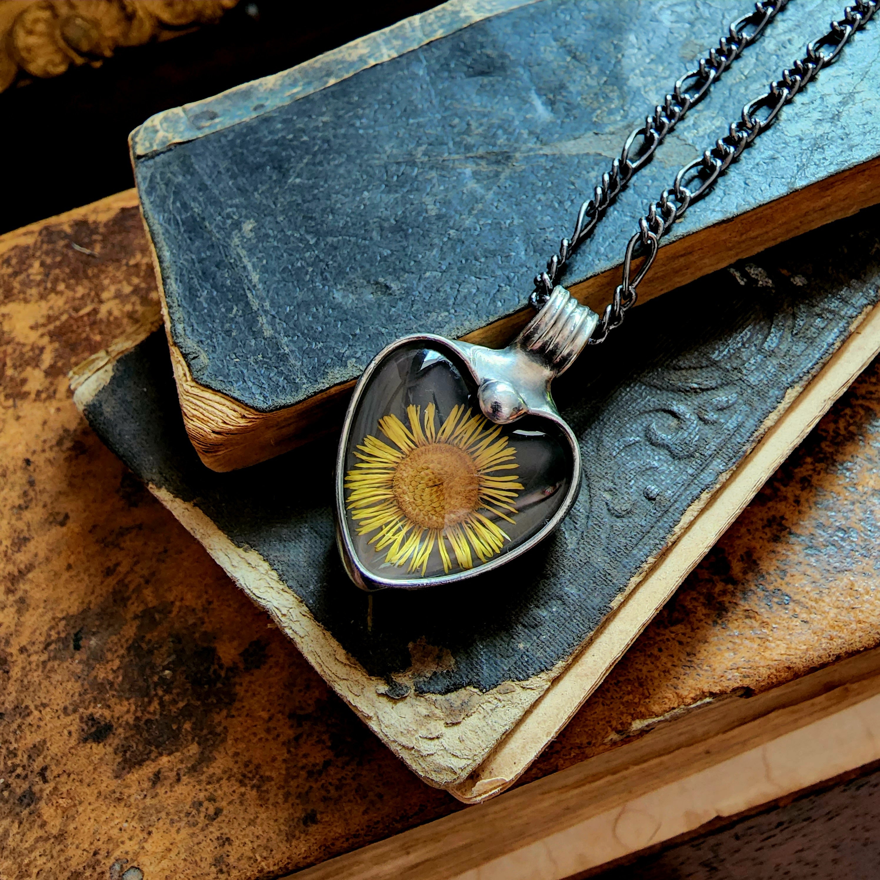 Nominal sale sunflower necklace