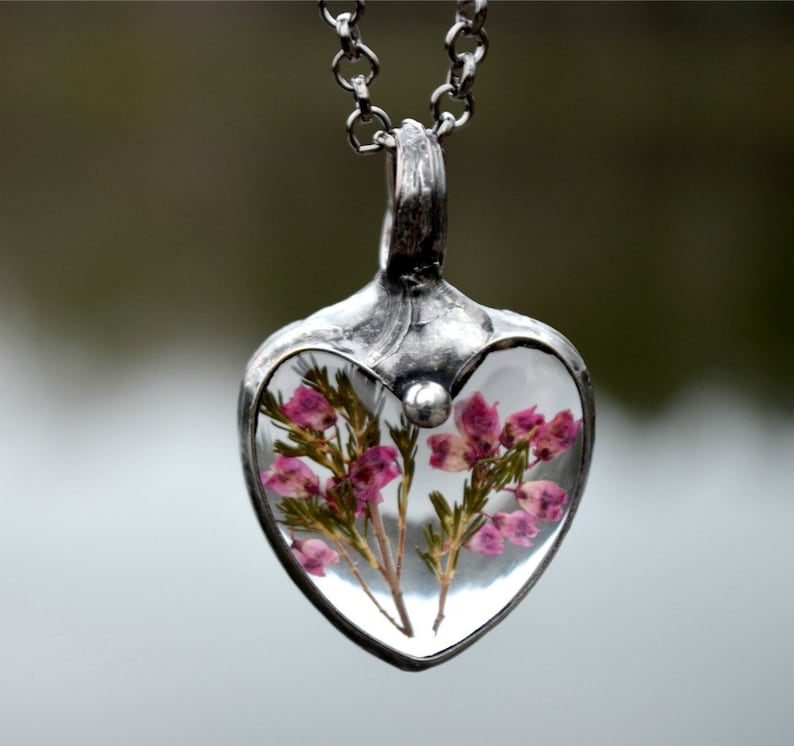 Real Scottish Heather Heart Pendant, Pink Dry Pressed Flower Necklace, Handmade by Artisan at Bayou Glass Arts. Best romantic gift for her Birthday, Christmas, Anniversary, Valentines