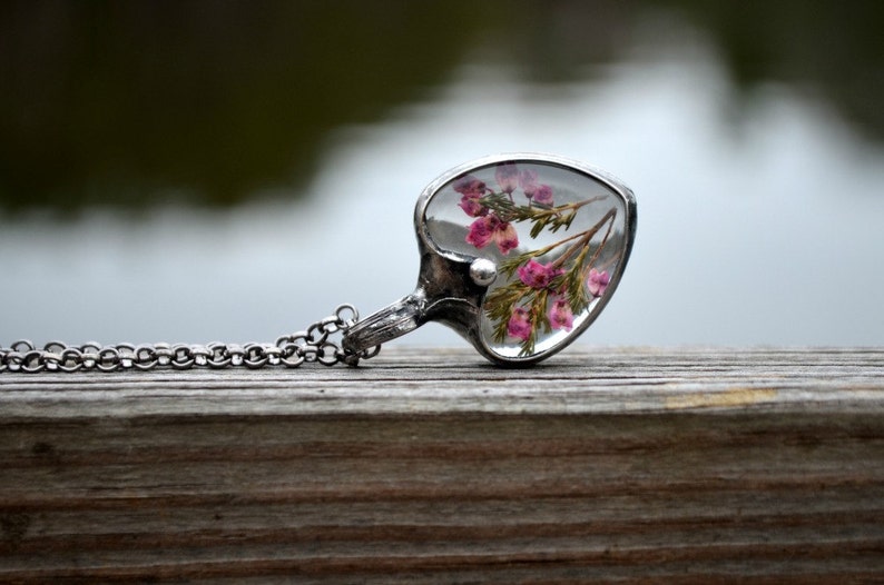 Real Scottish Heather Heart Pendant, Pink Dry Pressed Flower Necklace, Hand made in USA by Louisiana Artisan at Bayou Glass Arts. Best romantic gift for her Birthday, Christmas, Anniversary, Valentines