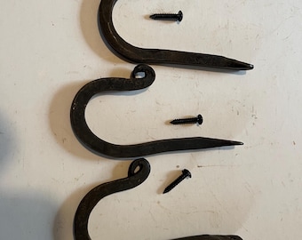 3handforged hooks with mounting screws