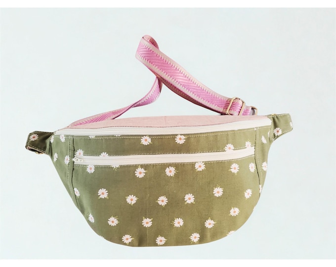Green daisy cotton fabric fanny pack, large sling bag, fanny bag, crossbody bag, bum bag, travel bag, waist bag, hip bag, adjustable strap