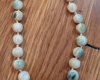 Vtg Natural White Green Conch Sea Shell Round Beaded Silver Tone Clasp Necklace 24&quot;