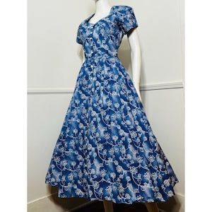 Medium Size 8 1990s Vintage Blue Floral Cotton Dress by Axiom