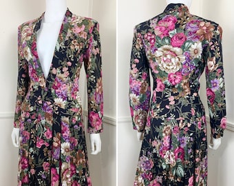 Conjunto de chaqueta y falda acolchada con estampado floral oscuro, vintage, de Scott McClintock, talla 8, años 90