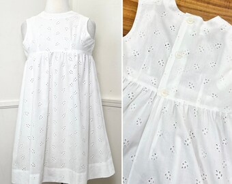 Juniors Small 1970's Vintage White Eyelet Pinafore