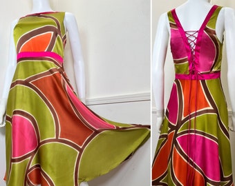 Kleines Y2K Vintage Seidenkleid mit Glasmalerei von Sue Wong