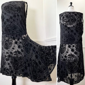 Medium to Large 1920's Vintage Black Silk Devoré Dress