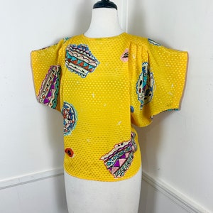 Große Größe 8 1980er Vintage Gelbe Abstrakte Bluse von Tess