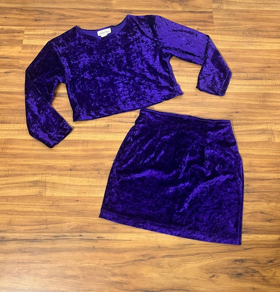 Small to Medium 1980s Vintage Purple Crushed Velv… - image 3