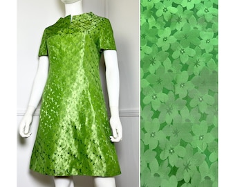 Extra Small to Small 1960s Vintage Green Floral Jacquard Mod Mini Dress