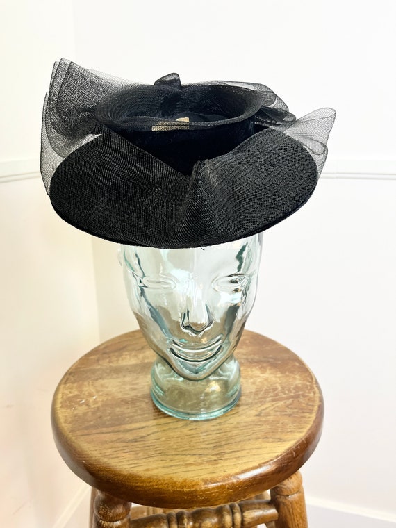 1940's Vintage Black Velvet and Tilt Hat by Mulle… - image 4