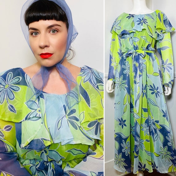 Curvy Large to Extra Large 1970s Vintage Blue and… - image 1