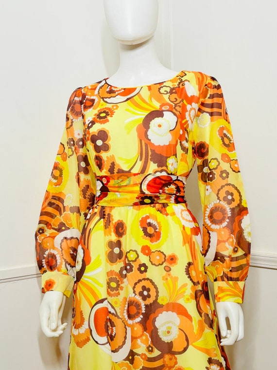 Large 1970s Vintage Yellow Psychedelic Floral Max… - image 2