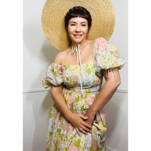 Small- 27&quot; Waist | 1970s Vintage Romantic Floral Maxi Gown