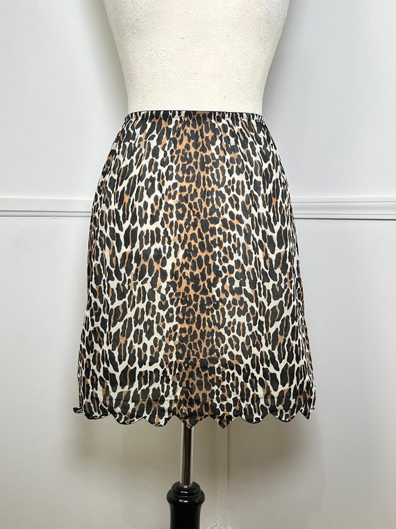 Small 1960s Vintage Leopard Print Nylon Half Slip… - image 2