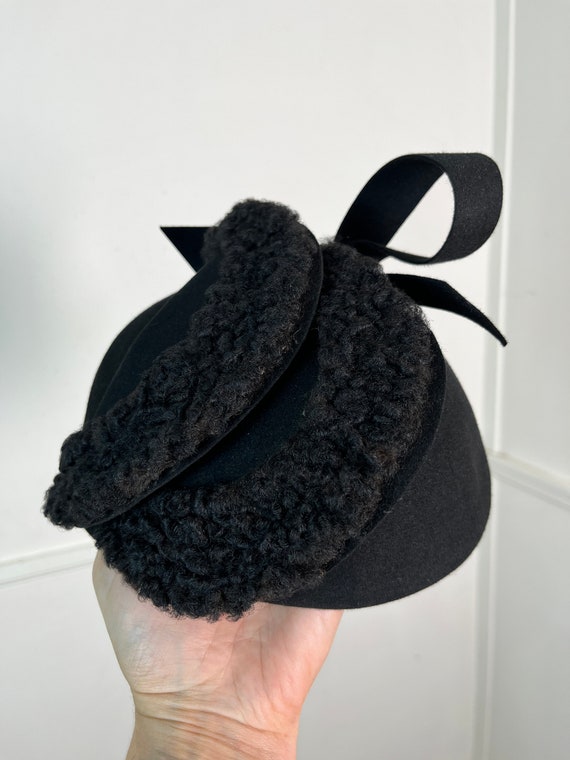 1940's Vintage Black Sculptural Hat with Curly La… - image 8