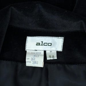 Traje de falda maxi y chaleco de terciopelo negro vintage de tres piezas, talla extra pequeña, de los años 70, de Alco imagen 10