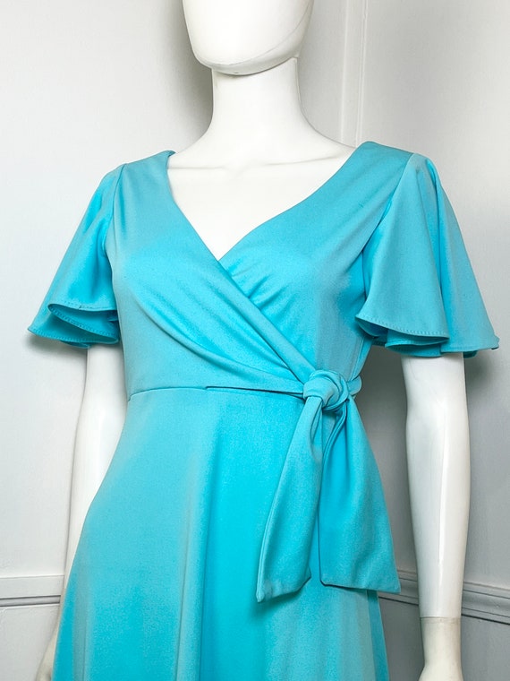 Medium 1970s Vintage Robins Egg Blue Wrap Bodice … - image 3