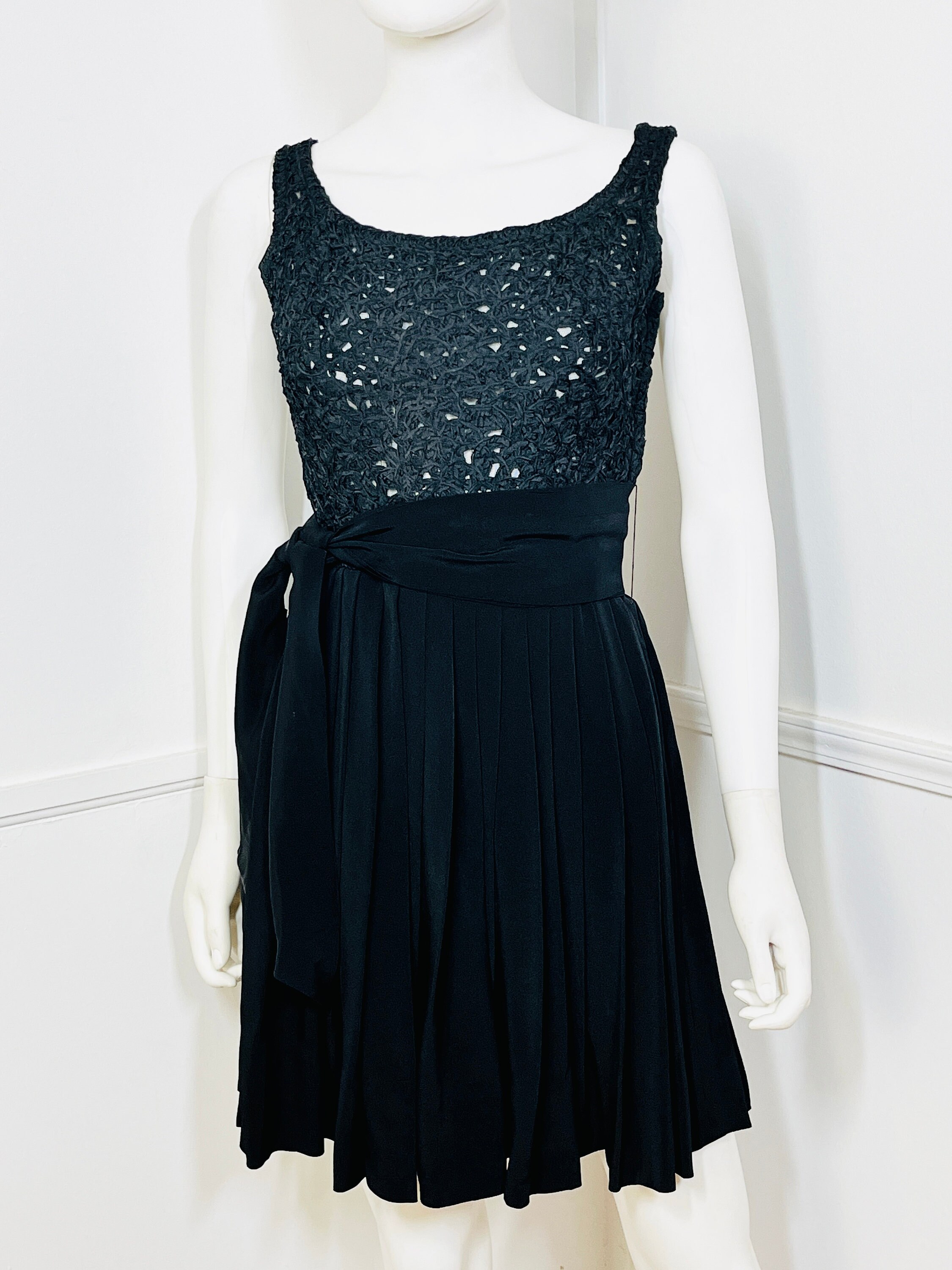 給料日価格！theredthread S ribbon dress pleats THEREDTHREAD / ザレッドスレッド】S ribbon dress pleats