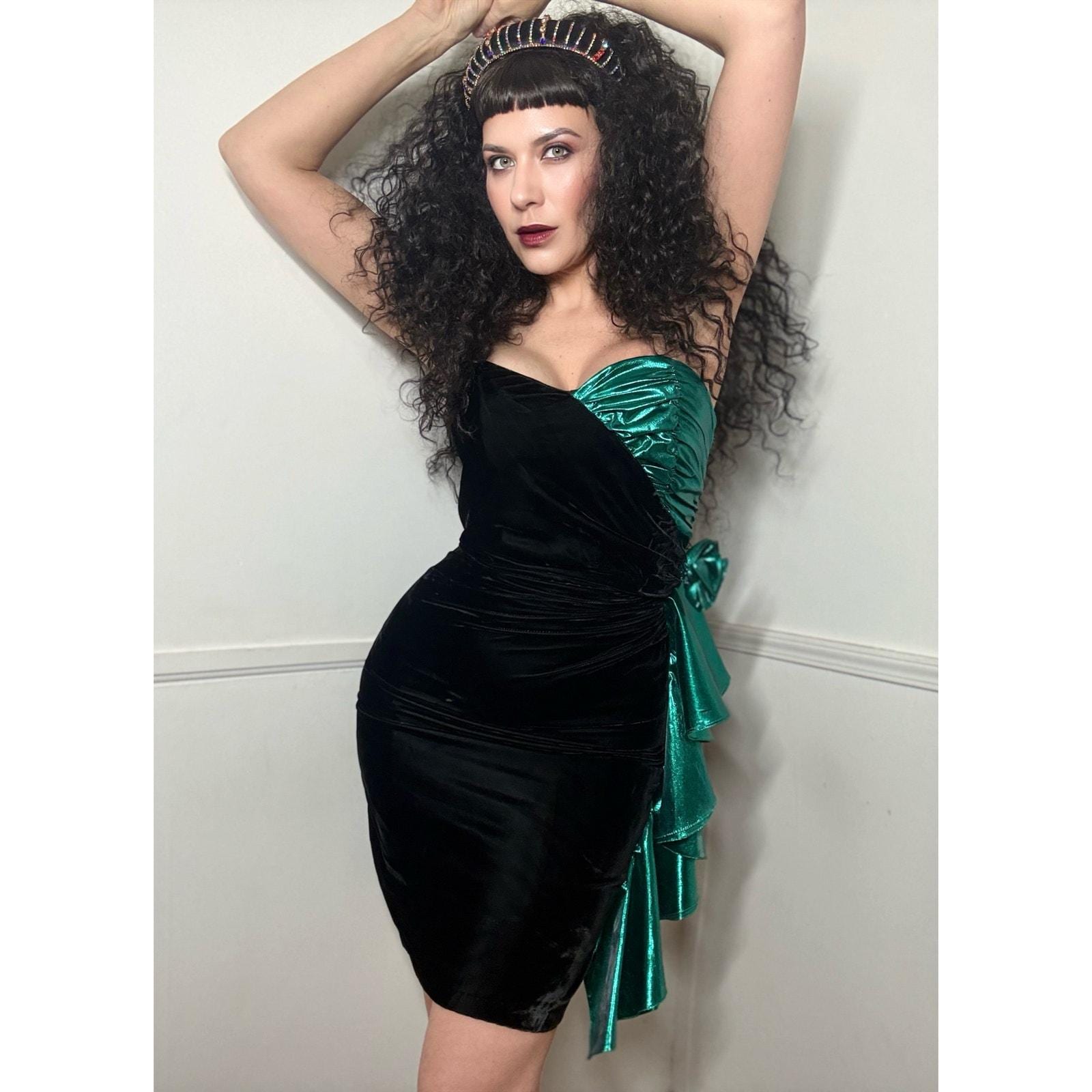 Vintage Velvet Strapless Prom Dress