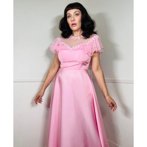 Grande robe longue romantique rose à volants vintage des années 1980