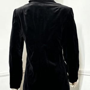 Traje de falda maxi y chaleco de terciopelo negro vintage de tres piezas, talla extra pequeña, de los años 70, de Alco imagen 9