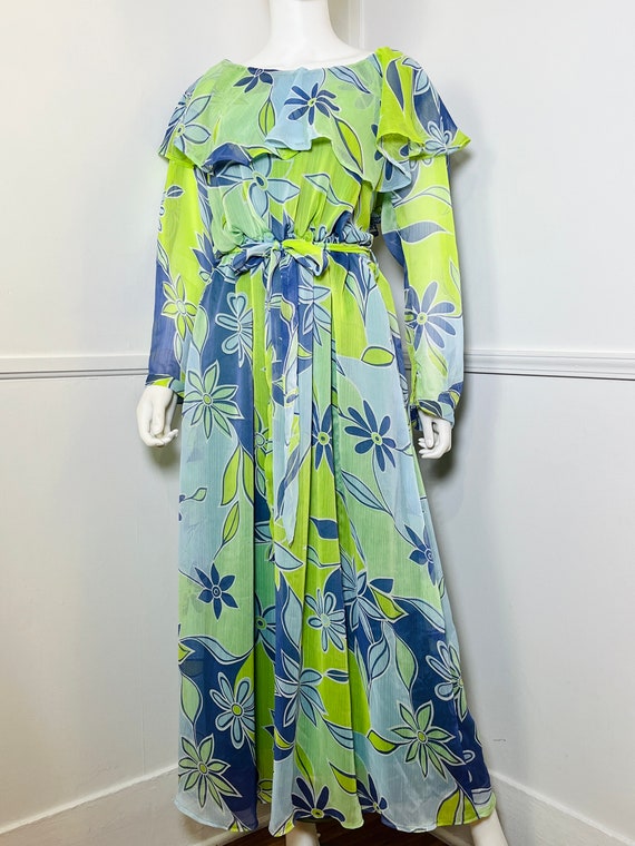 Curvy Large to Extra Large 1970s Vintage Blue and… - image 2