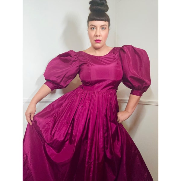 Medium 1980s Vintage Magenta Puff Sleeve Party Dress