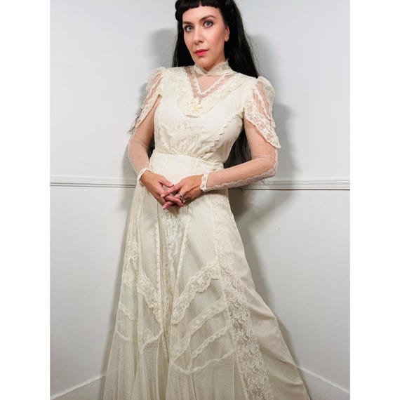 Small 1980s Vintage Cream Lace and Swiss Dot Prairie Bridal Gown by Country Elegance