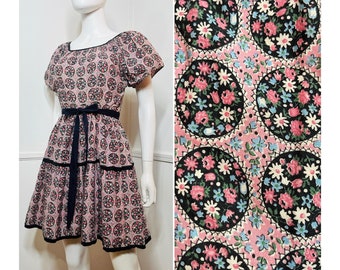 Medium 1940s Vintage Pink and Black Cotton Floral Dress