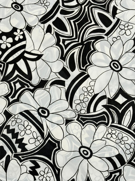 Large 1960s Vintage Black and White Graphic Flora… - image 9