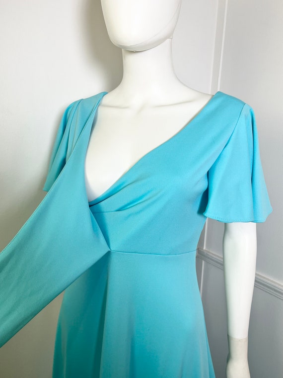 Medium 1970s Vintage Robins Egg Blue Wrap Bodice … - image 8