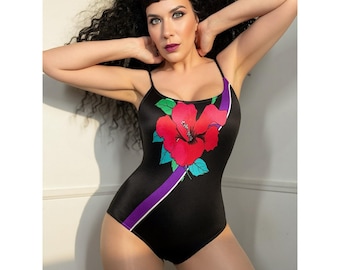 Vintage zwart badpak uit de jaren 70 met hibiscusprint van Sea Fashions