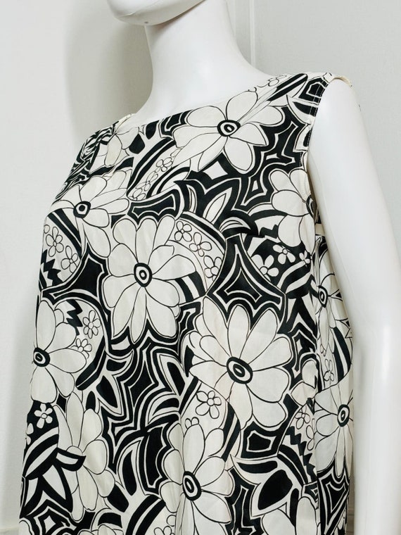 Large 1960s Vintage Black and White Graphic Flora… - image 6