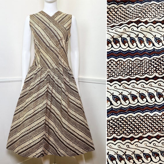 Small 1950's Vintage Cotton Batik Summer Dress - image 1