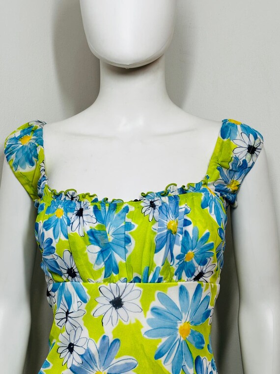 Blue daisy print dress new arrivals