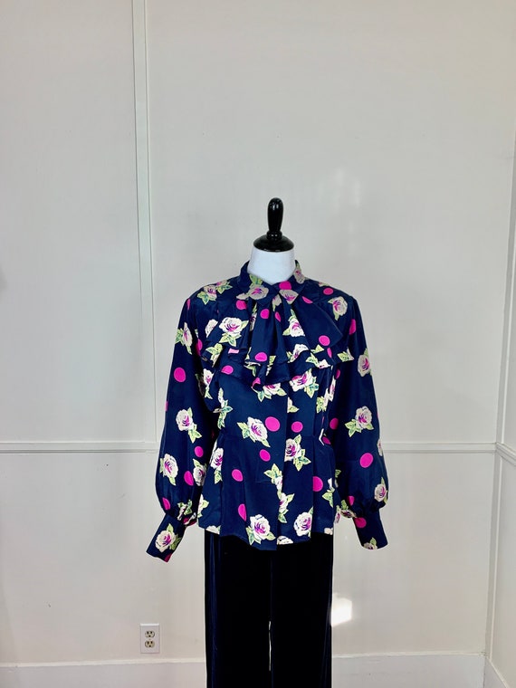 Curvy- Vintage 1980's Silk Novelty Print Blouse |