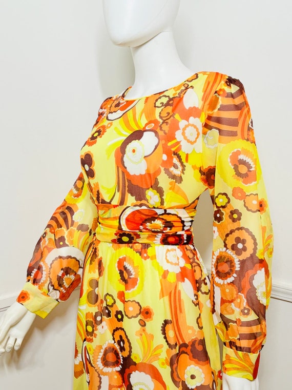 Large 1970s Vintage Yellow Psychedelic Floral Max… - image 5