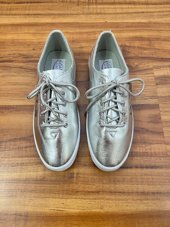Size 6 US 1980s Vintage Metallic Silver Sneakers by LA Gear 